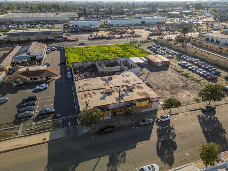 1346 W Main St, Merced, CA à vendre - Photo de l’immeuble – Image 1 sur 12
