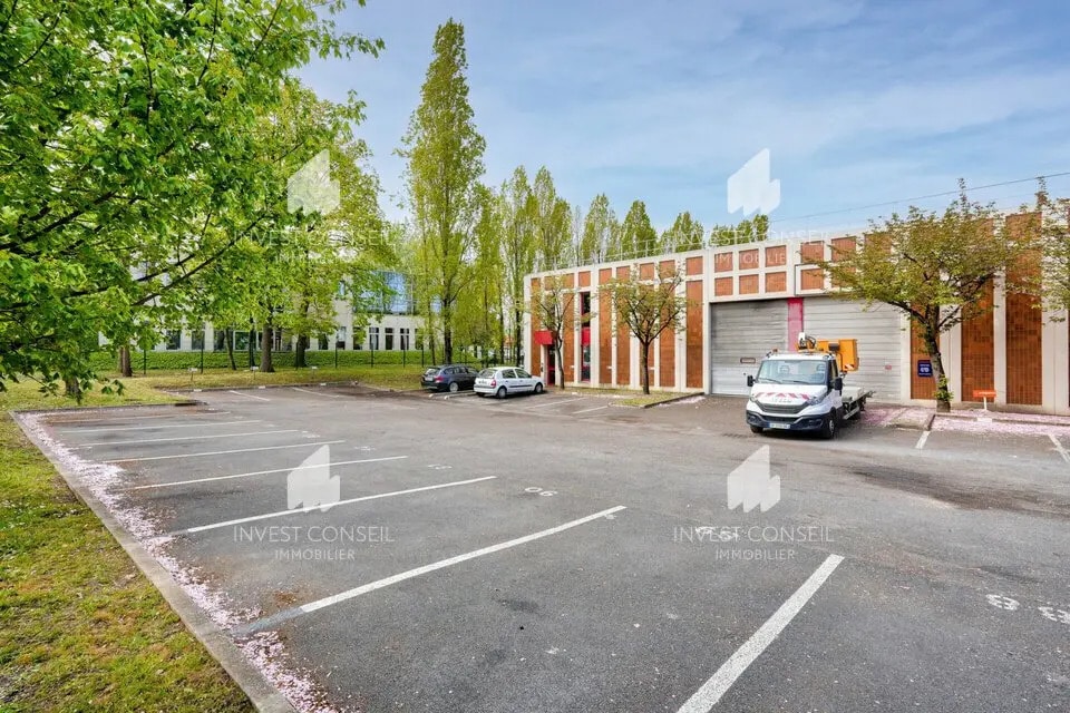 Local d’activités dans Éragny à louer Photo de l’immeuble– Image 1 sur 10