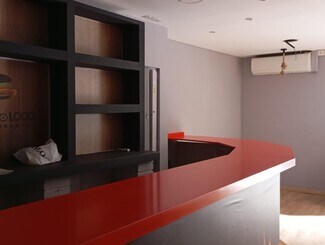 Plus de détails pour Local commercial à vendre