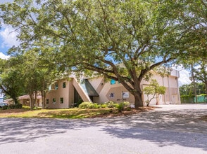 2411-2413 Executive Plaza Rd, Pensacola, FL à louer Photo intérieure– Image 2 sur 20