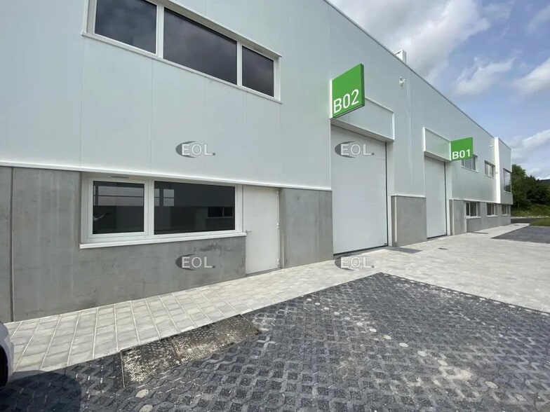 Local d’activités dans Escaudain à louer - Photo de l’immeuble – Image 2 sur 7