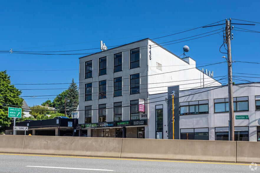 345 Boylston St, Newton, MA à louer - Photo de l’immeuble – Image 3 sur 24