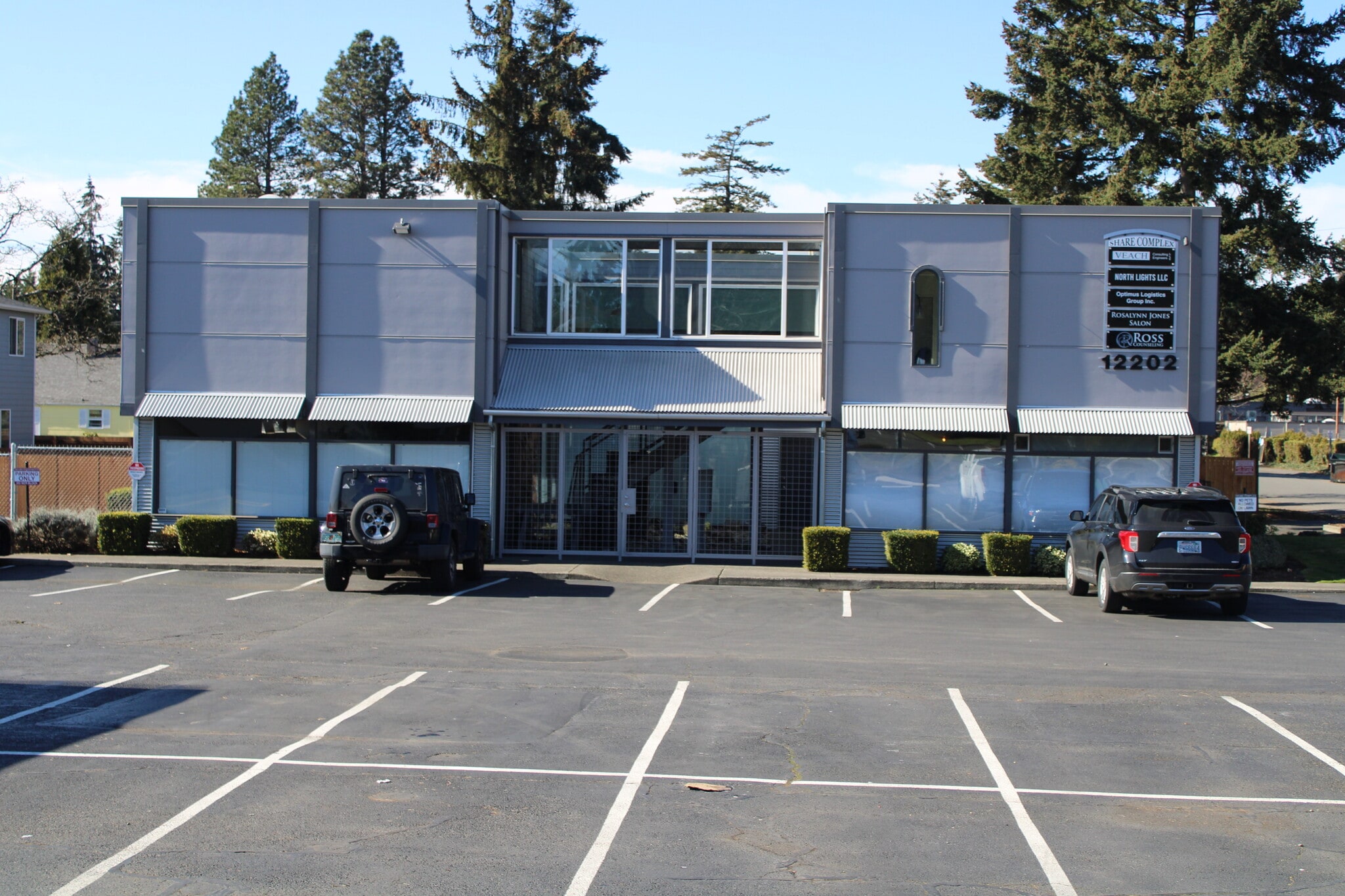 12202 Pacific Ave S, Tacoma, WA à vendre Photo intérieure– Image 1 sur 6