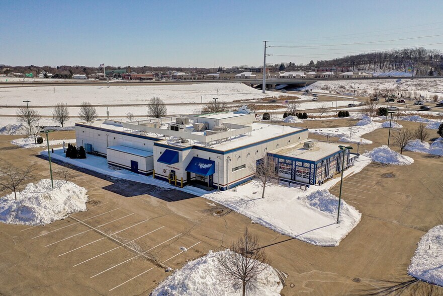 2259 Deming Way, Middleton, WI à vendre - Aérien – Image 2 sur 32