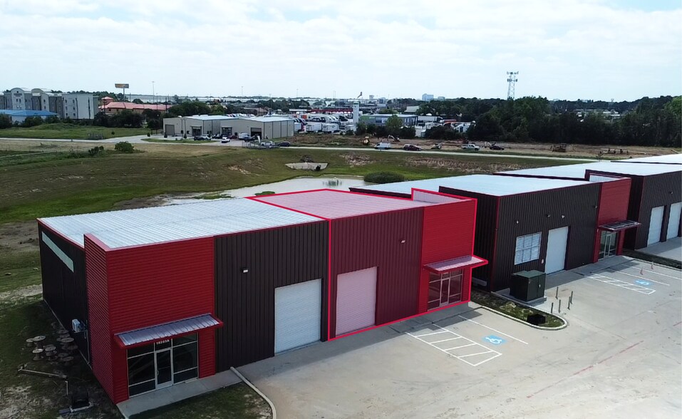 16285 North Fwy, Houston, TX à louer - Photo de l’immeuble – Image 1 sur 11