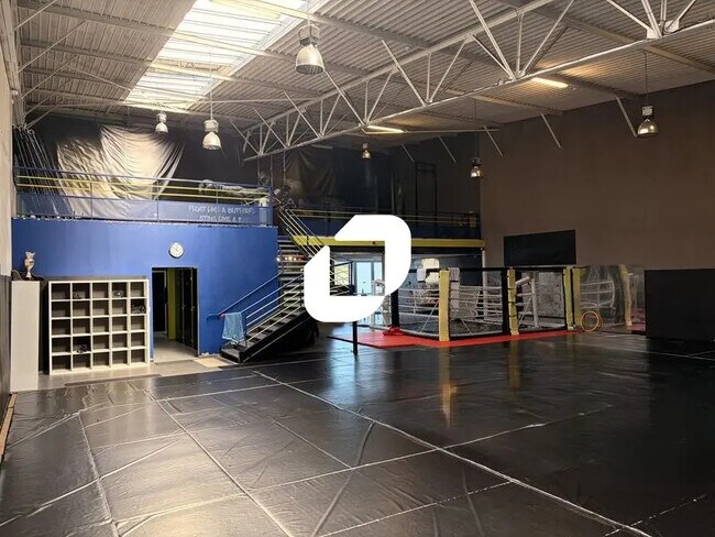 Plus de détails pour Local commercial à louer