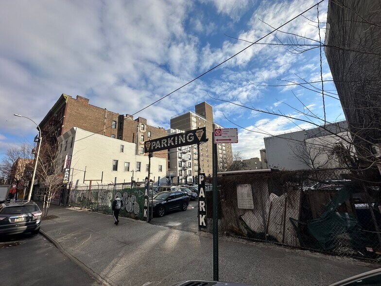 616 Courtlandt Ave, Bronx, NY à vendre - Photo de l’immeuble – Image 2 sur 4