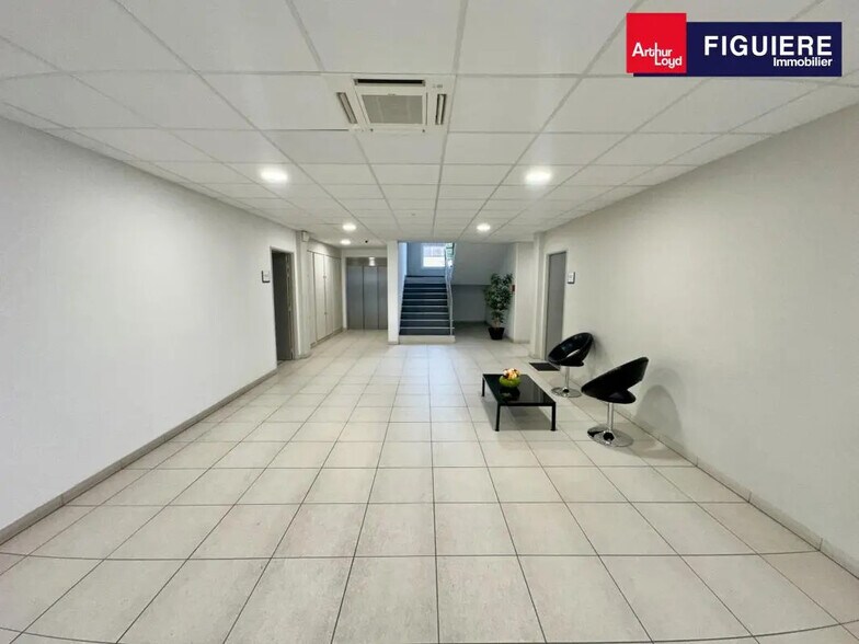 1 Rue Guy De Maupassant, Les Pennes-Mirabeau à louer - Photo de l’immeuble – Image 3 sur 7