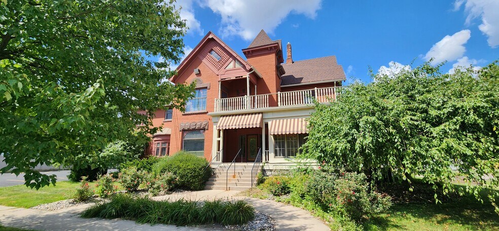 1003 N Washington Ave, Lansing, MI à louer - Photo de l’immeuble – Image 3 sur 4