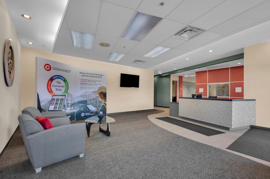 1445 Kemper Meadow Dr, Cincinnati, OH à vendre - Photo de l’immeuble – Image 3 sur 34