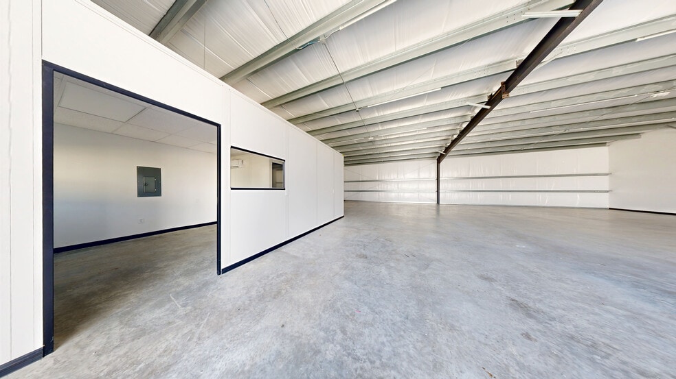 Dacy Business Park portefeuille de 3 biens à vendre sur LoopNet.fr - Numérisation 3D Matterport – Image 3 sur 34