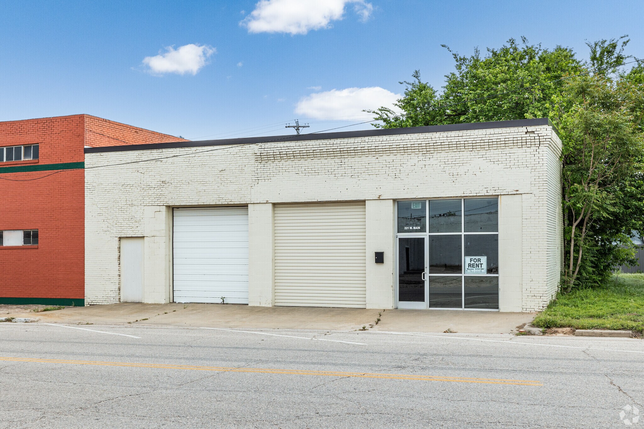 221 W Main St, Shawnee, OK à louer Photo principale– Image 1 sur 2