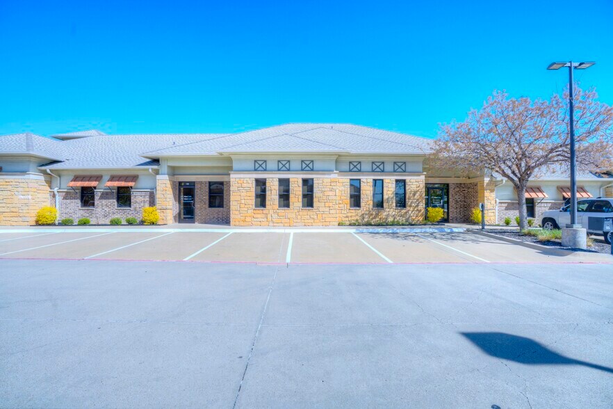3492 Long Prairie Rd, Flower Mound, TX à louer - Photo de l’immeuble – Image 2 sur 28