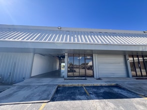 6803-6831 Breeden Ave, San Antonio, TX à louer Photo intérieure– Image 1 sur 11