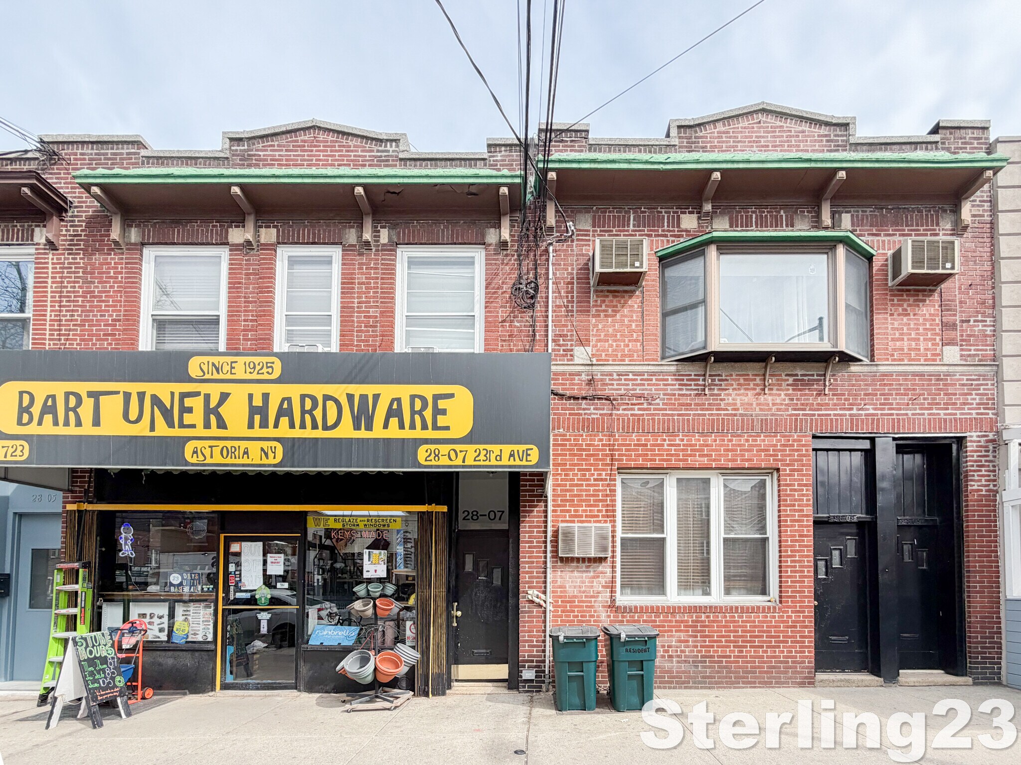 28-09 & 28-07 23rd Avenue portefeuille de 1 biens à vendre sur LoopNet.fr Photo principale– Image 1 sur 53