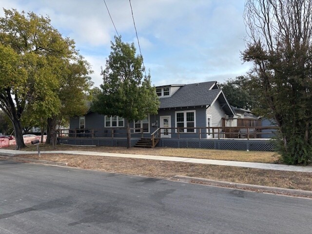 408 W University Ave, Georgetown, TX à louer - Photo principale – Image 2 sur 5