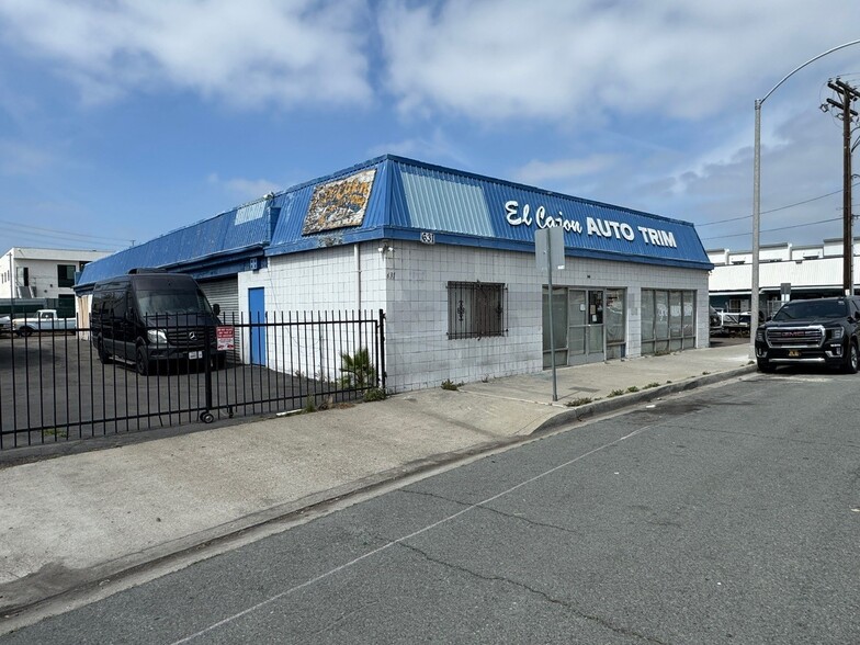 631 W Lexington Ave, El Cajon, CA à vendre - Photo de l’immeuble – Image 1 sur 19