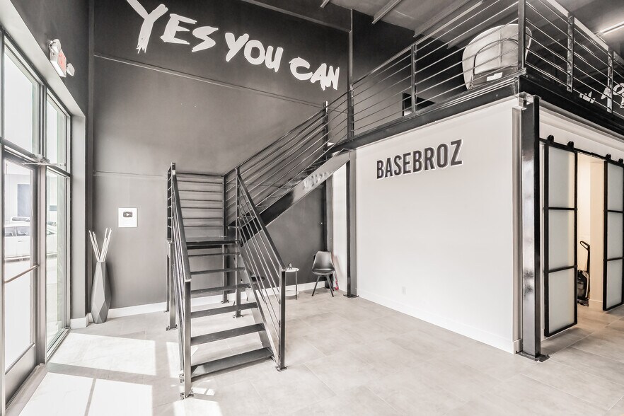 13053 Harmon Rd, Fort Worth, TX à vendre - Photo de l’immeuble – Image 3 sur 20