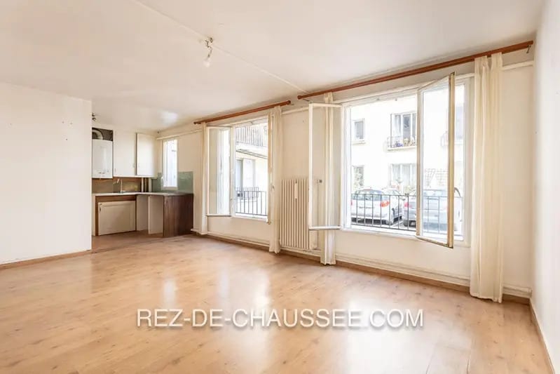 Immeuble residentiel dans Paris à vendre - Photo intérieure – Image 1 sur 10