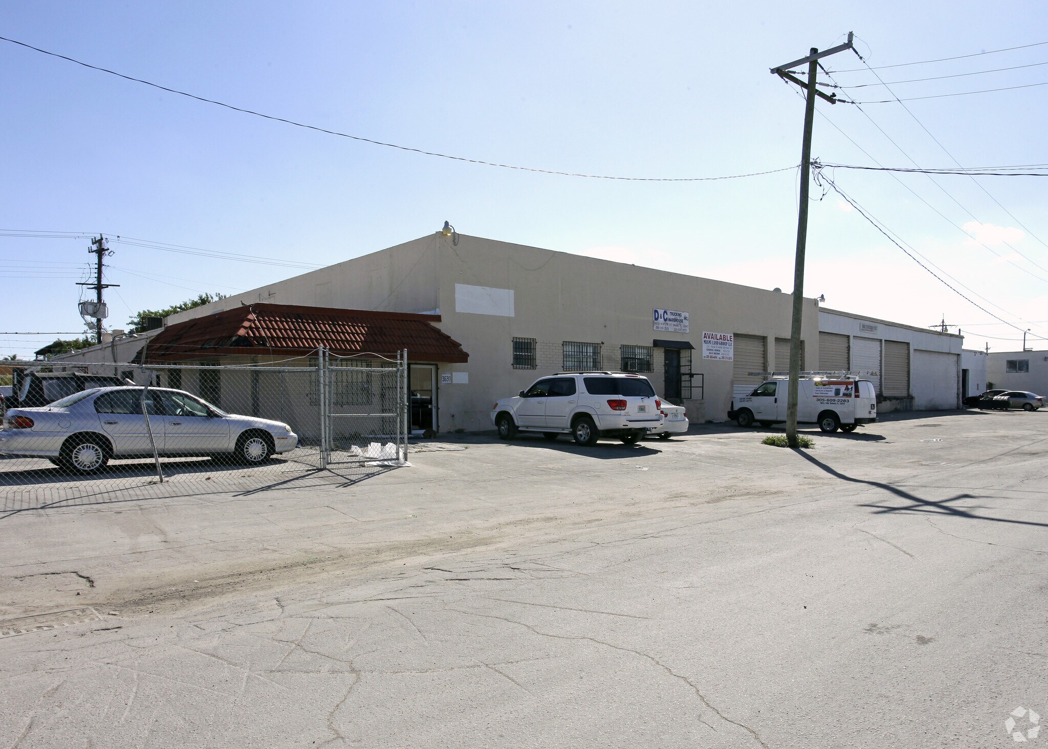 3630-3660 NW 76th St, Miami, FL à louer Photo principale– Image 1 sur 8