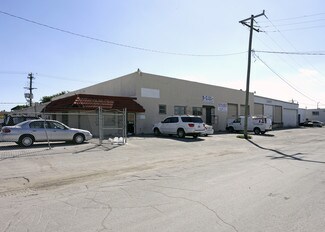 Plus de détails pour 3630-3660 NW 76th St, Miami, FL - Industriel/Logistique à louer
