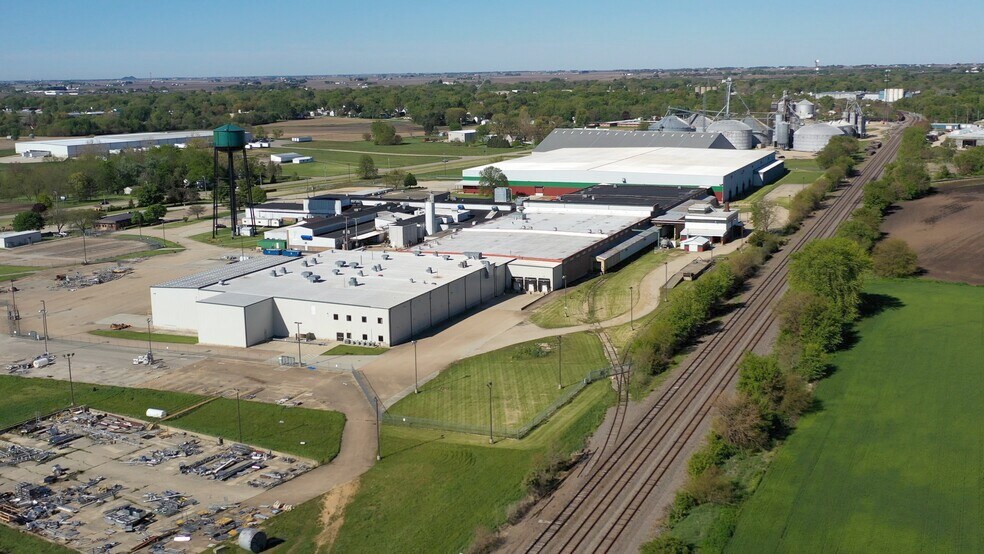 347 N 43rd Rd, Mendota, IL à louer - Photo de l’immeuble – Image 2 sur 13