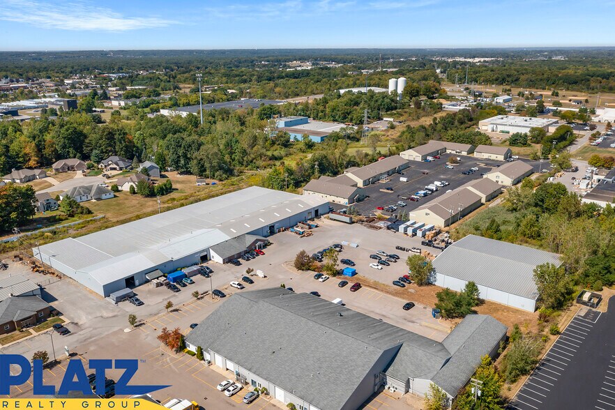 590 E Western Reserve Rd, Youngstown, OH à louer - Photo de l’immeuble – Image 3 sur 12