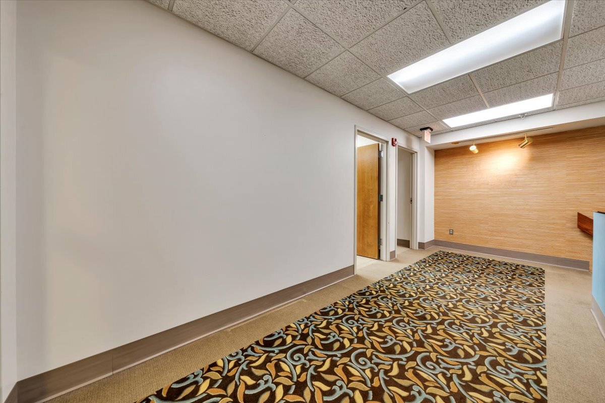 202-204 S Jefferson St SE, Roanoke, VA 24011 - Lot Suite 2 - - Photo intérieure - Image 2 of 34