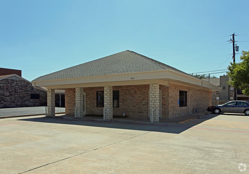 1831 W Louisiana St, McKinney, TX à louer - Photo principale – Image 1 sur 15