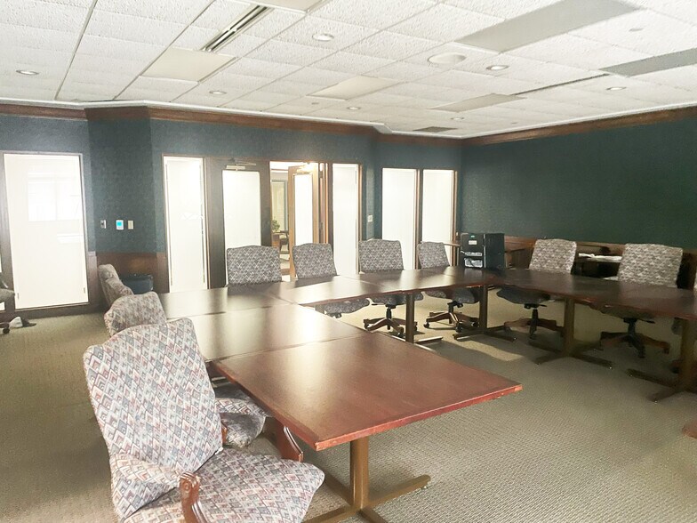 800 N Arkansas Ave, Russellville, AR à louer - Photo de l’immeuble – Image 3 sur 7