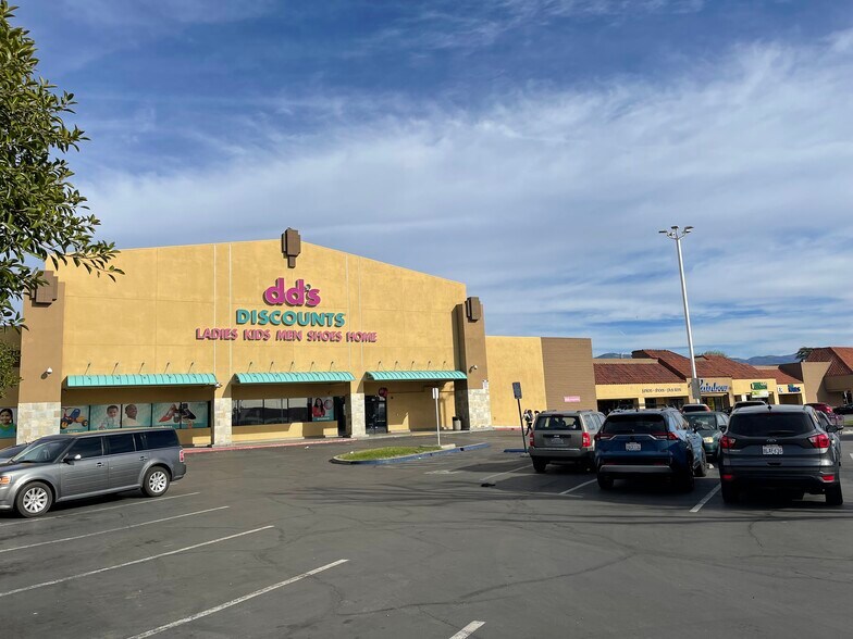 128-300 W Base Line Rd, Rialto, CA à louer - Photo de l’immeuble – Image 2 sur 7