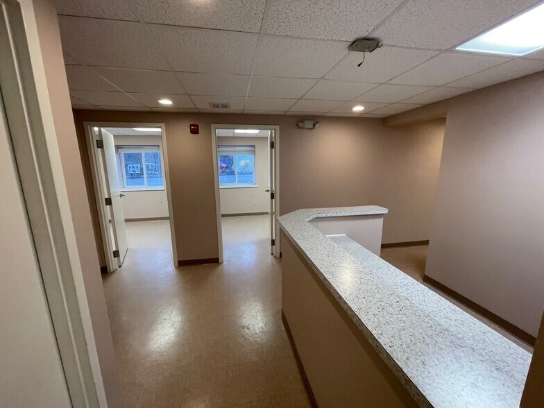 464 Wolcott Rd, Wolcott, CT à louer - Photo de l’immeuble – Image 2 sur 17