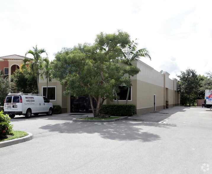2600 Northbrooke Plaza Dr, Naples, FL à louer - Photo principale – Image 1 sur 7