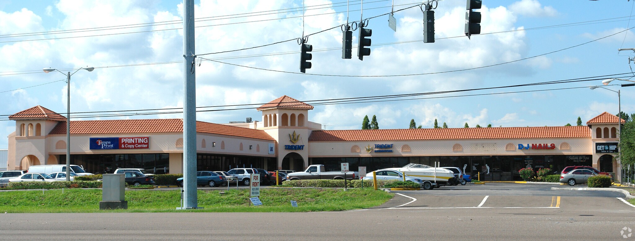 4410 W Hillsborough Ave, Tampa, FL à louer Photo de l’immeuble– Image 1 sur 7