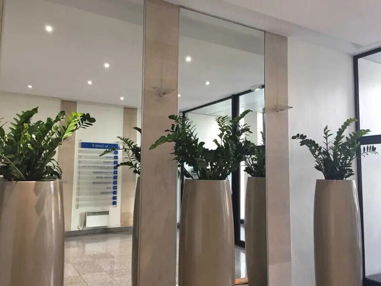 Bureau dans Bagnolet à louer - Hall d’entrée – Image 2 sur 9