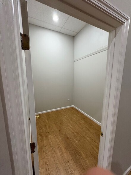 1211-1247 Kingsway Rd, Brandon, FL à louer - Photo de l’immeuble – Image 3 sur 9