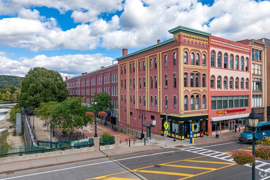 7-9 Court St, Binghamton, NY à vendre - Photo de l’immeuble – Image 1 sur 47