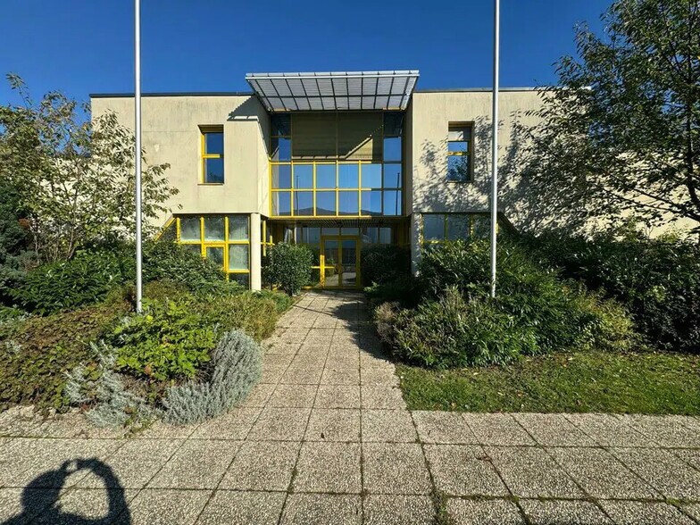 Industriel/Logistique dans Villepinte à louer - Photo de l’immeuble – Image 2 sur 12