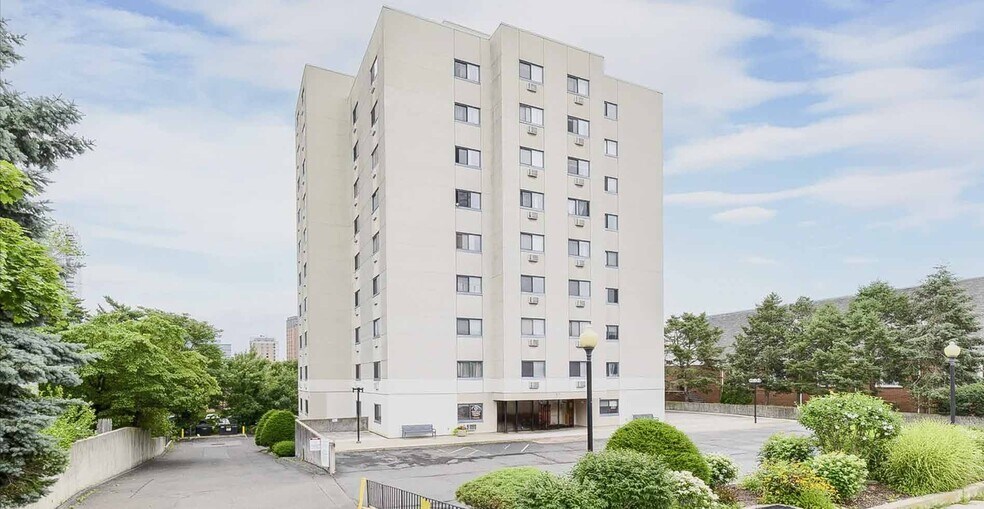 51 Schuyler Ave, Stamford, CT à vendre - Photo de l’immeuble – Image 3 sur 3
