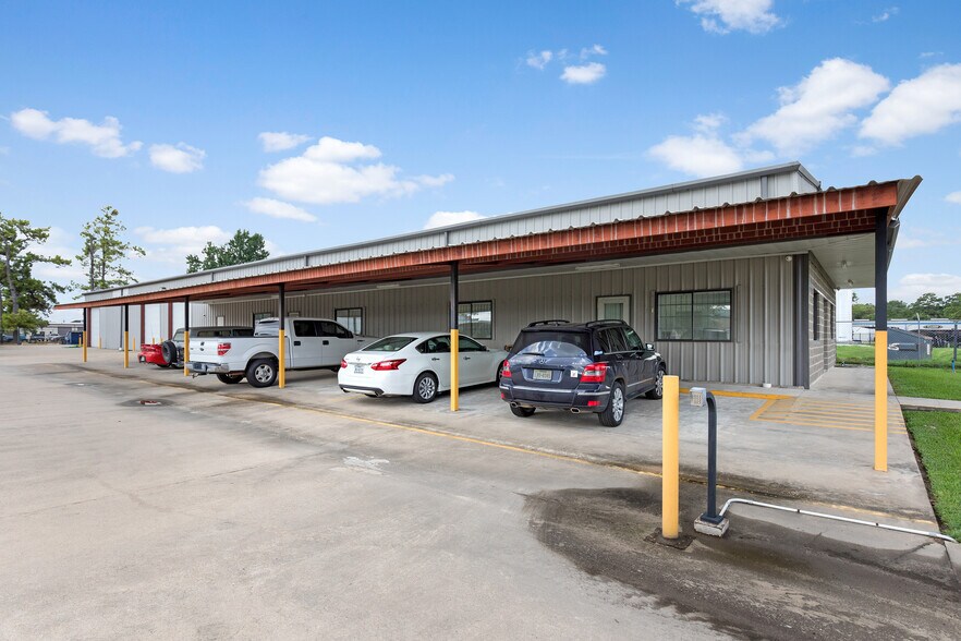 11321 Neeshaw Dr, Houston, TX à vendre - Photo de l’immeuble – Image 2 sur 10
