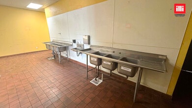 4304-4324 Cochran St, Simi Valley, CA à louer Photo intérieure– Image 2 sur 5