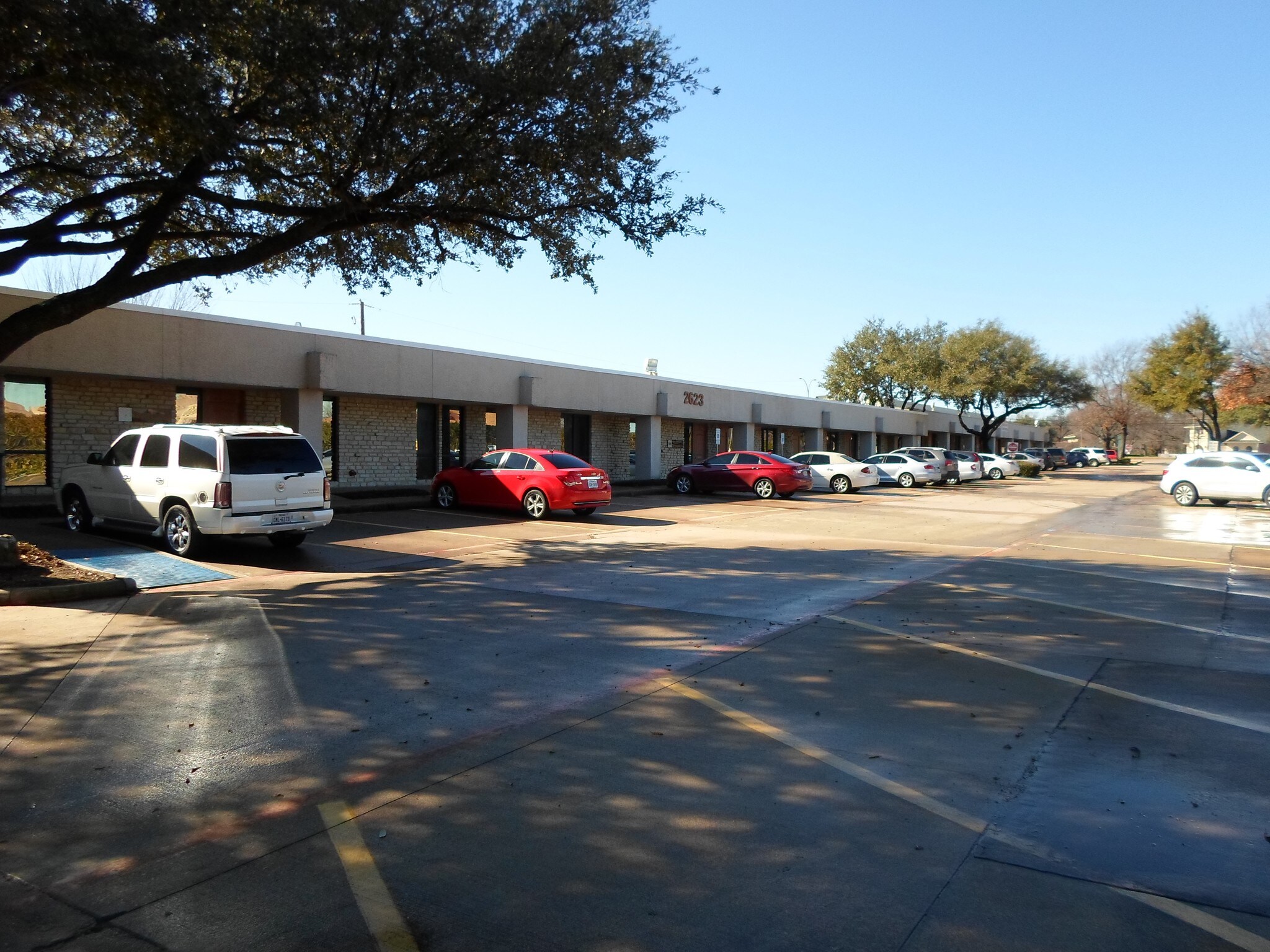 2623 Matlock Rd, Arlington, TX à louer Photo de l’immeuble– Image 1 sur 7