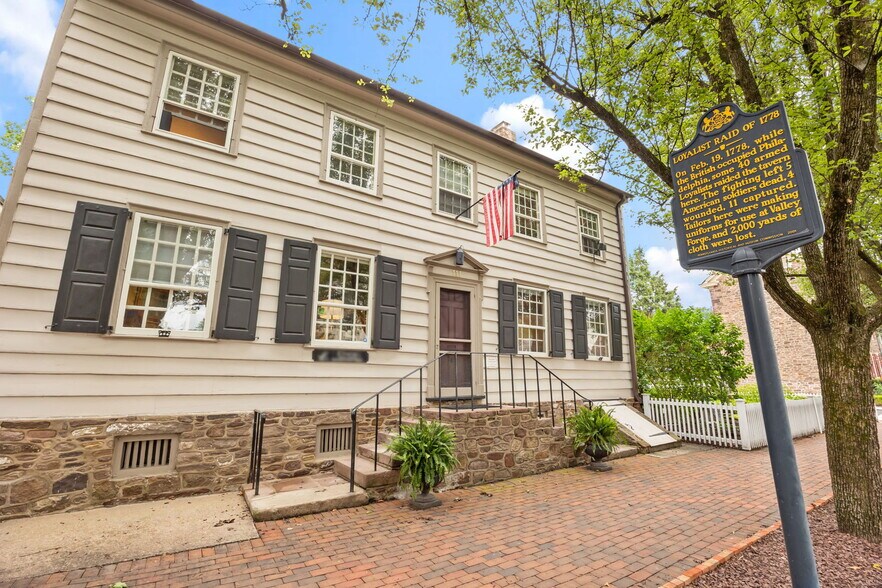 111 S State St, Newtown, PA à louer - Photo de l’immeuble – Image 1 sur 23