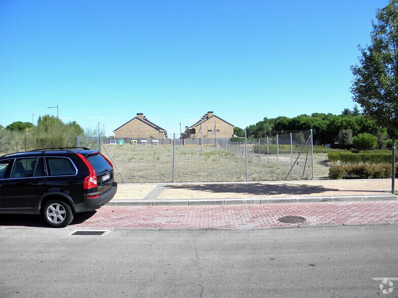 Terrain dans Boadilla del Monte, Madrid à louer - Photo de l’immeuble – Image 2 sur 17