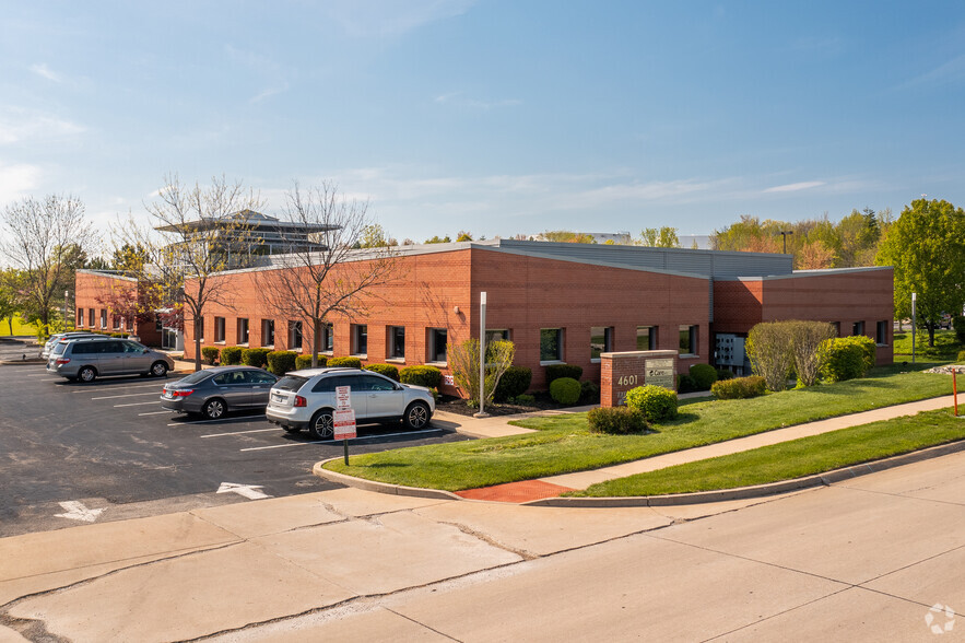 4601 Executive Center Pky, Saint Peters, MO à louer - Photo de l’immeuble – Image 2 sur 4