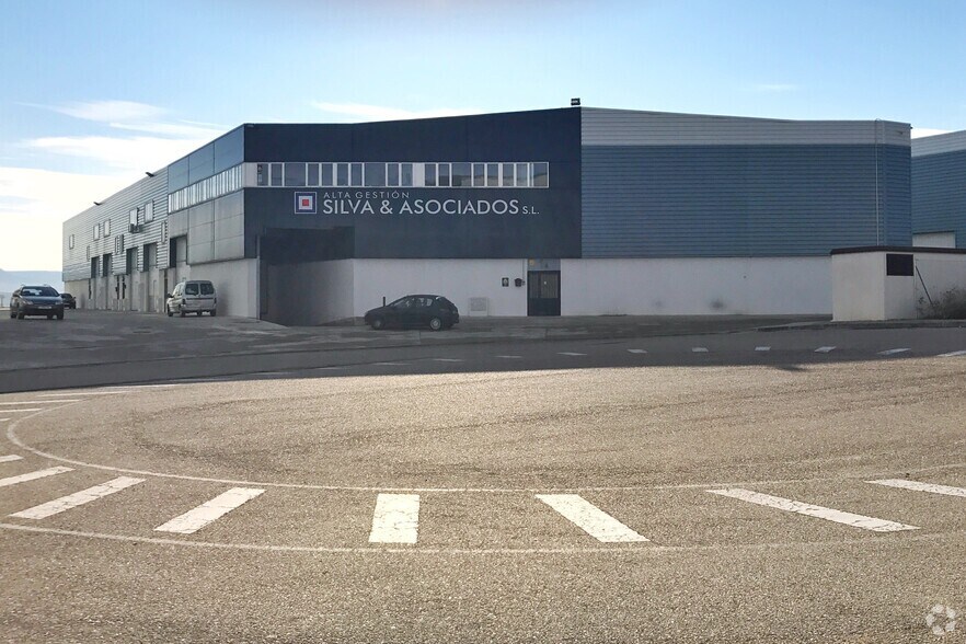 Industriel/Logistique dans Cabanillas del Campo, Guadalajara à vendre - Photo de l’immeuble – Image 2 sur 2
