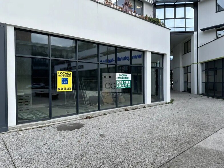 29 Boulevard De L'Europe, Seyssinet-Pariset à vendre - Photo de l’immeuble – Image 2 sur 4