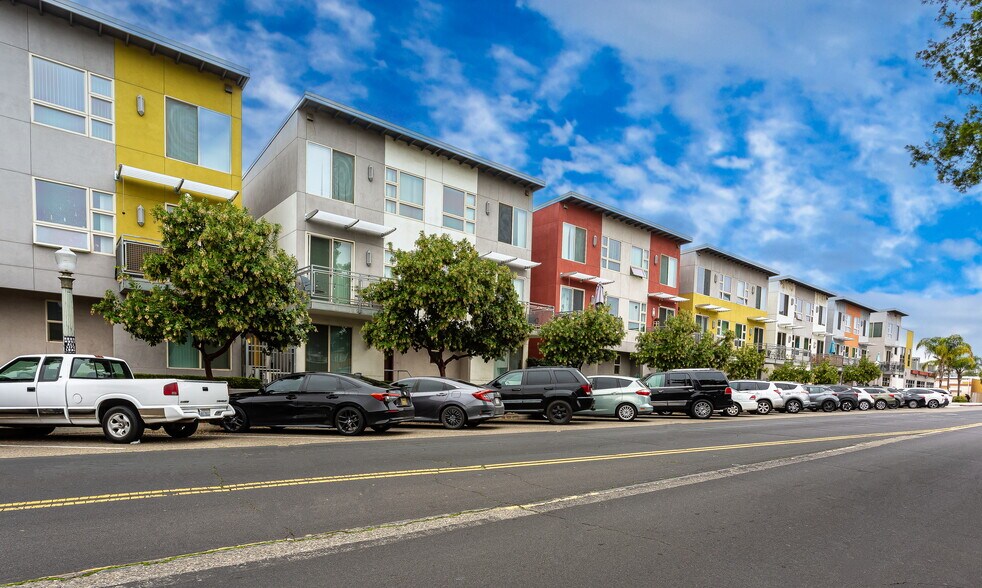 1759 Fulton St, Fresno, CA à vendre - Photo de l’immeuble – Image 3 sur 35