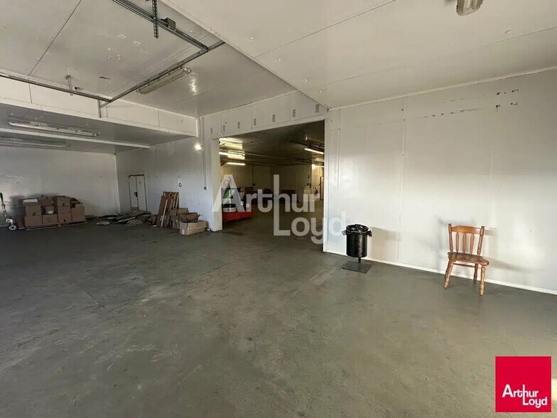 Local d’activités dans Servon-sur-Vilaine à louer - Photo de l’immeuble – Image 3 sur 4