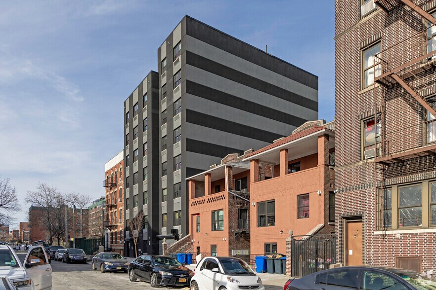 773 Grote St, Bronx, NY à louer - Photo de l’immeuble – Image 2 sur 6